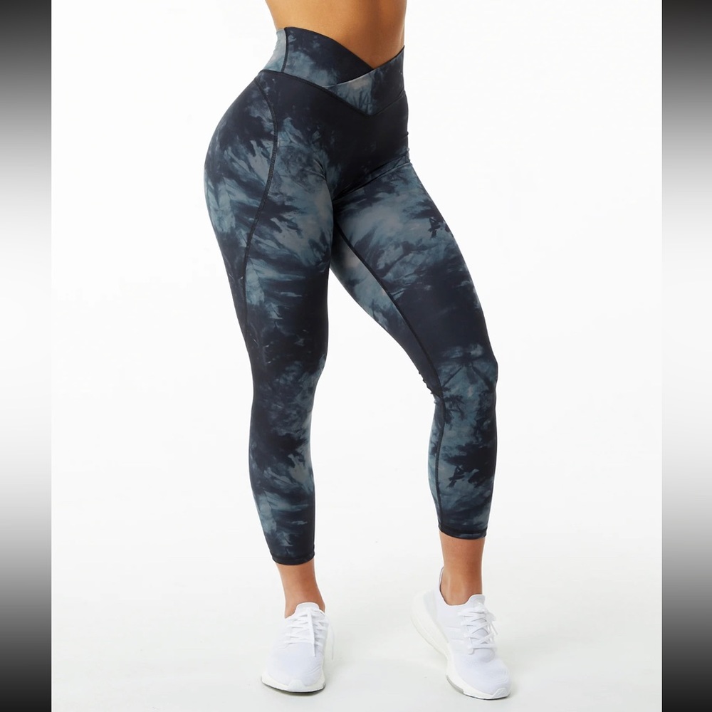 alphalete surface power leggings 27" - black oil stain - size medium